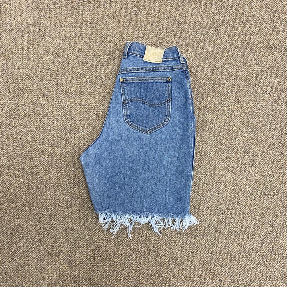 Vintage Lee Cut Off Boyfriend Jean Shorts!